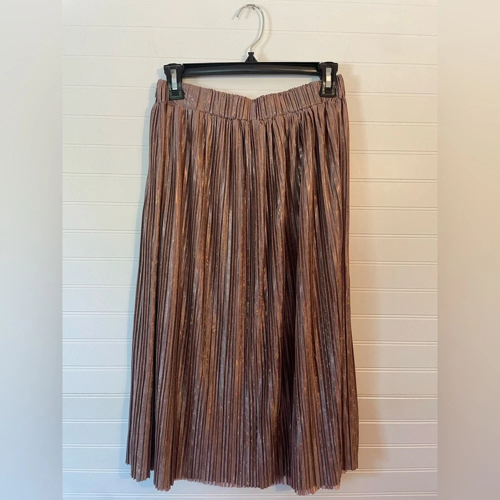 Sugarlips Pink Metallic Pleated Skirt NWT Size Medium